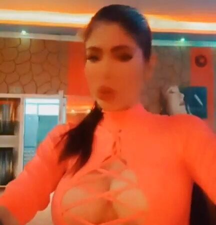 لایو دختر خشگل ایرانی با ممه های پرتقالی