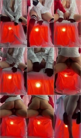 فیلم سکس با دوست دختر تینیجر سکسی و حشری اول با کص و ممه هاش ور میره و رو کیر کلفتش سواری میکنه و بعد تو پوزیشن داگی تا خایه تو کصش تلمبه میزنه و جرش میده و ناله میکنه
