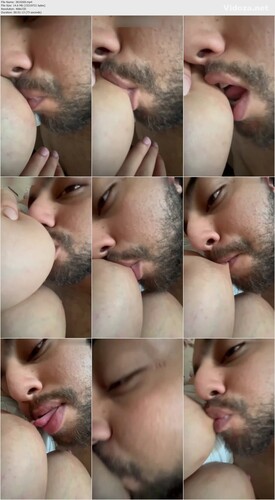 ممه خوری با ولع برای دوس دخترش .