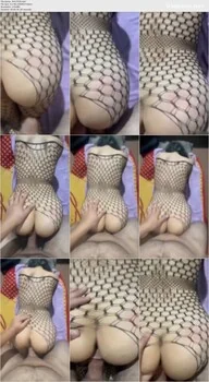 سکس با دوس دختر خوش اندامش جوراب شلواری سکسی توری پوشیده (کیفیت فیلم پایین است) .